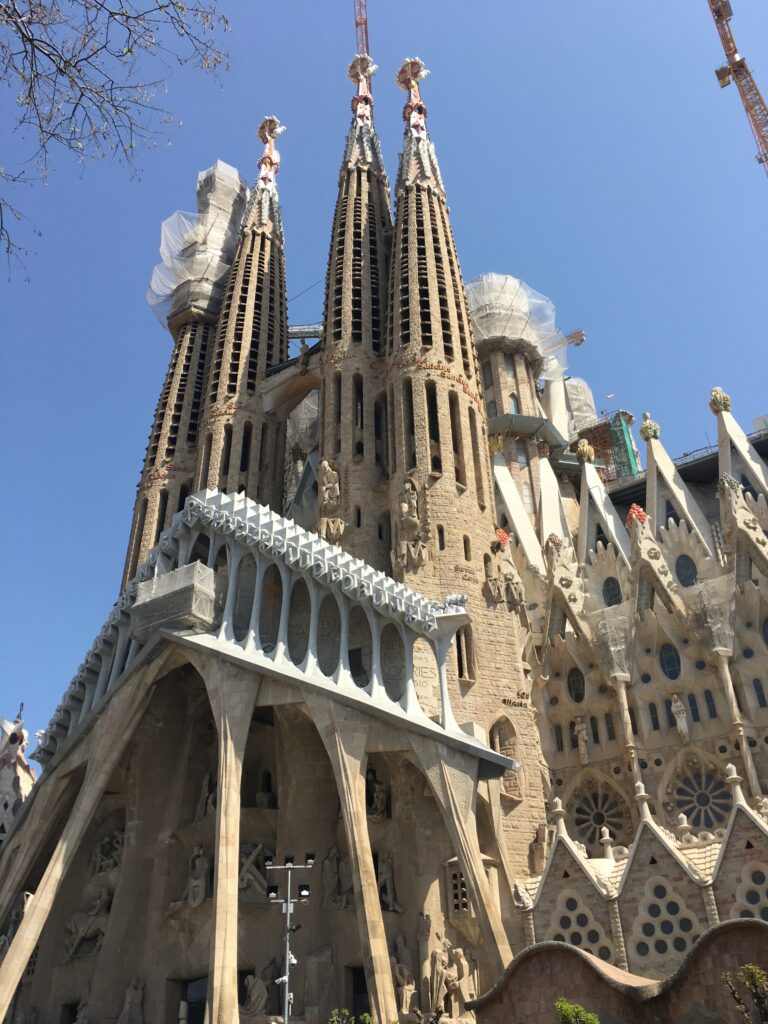 Sagrada Familia fachada em Barcelona em 24 horas